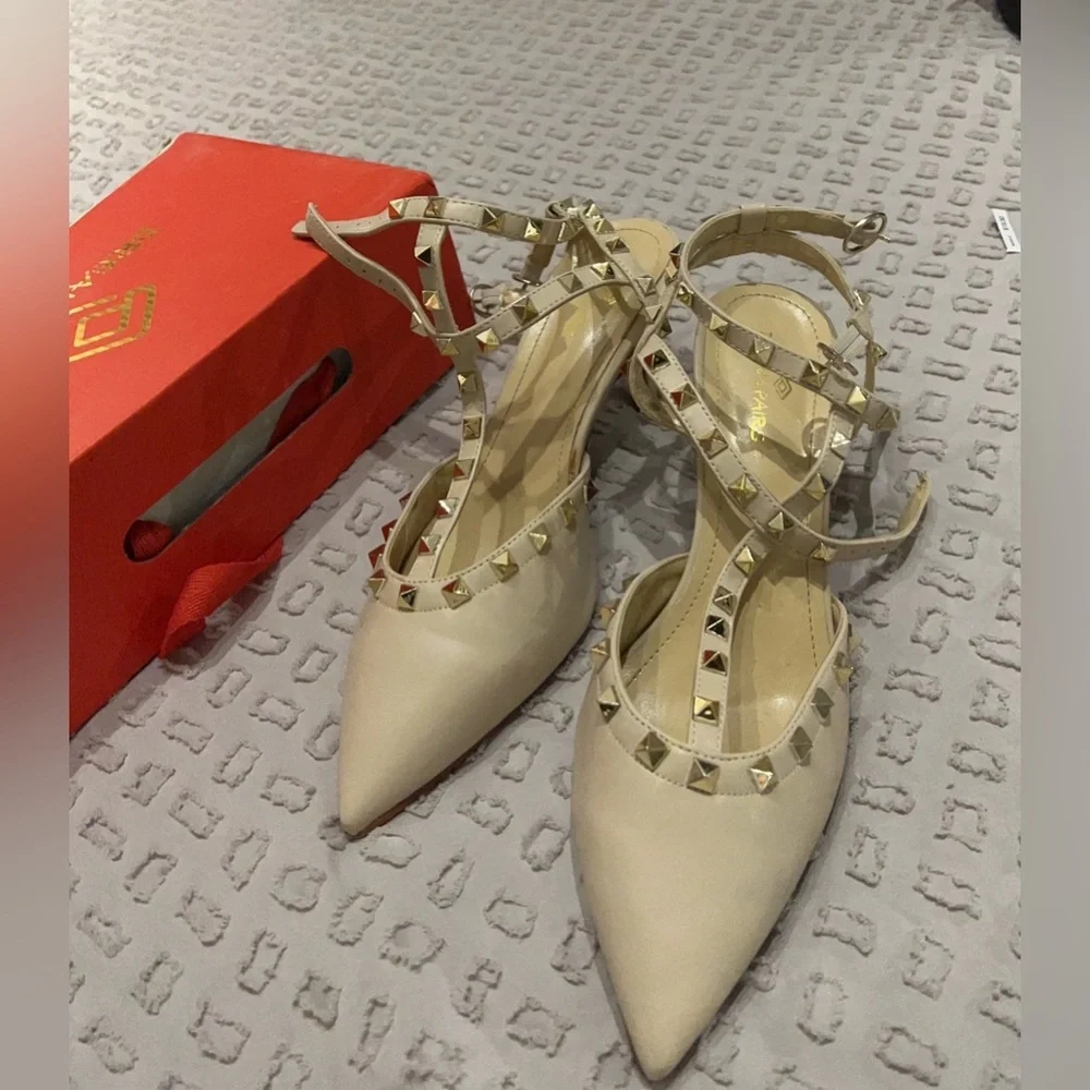 Heels - Picture 3 of 5